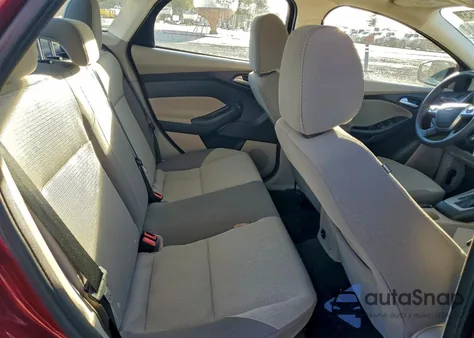 2014 Ford Focus Se z USA, uszkodzony, nr VIN 1FADP3F23EL436019